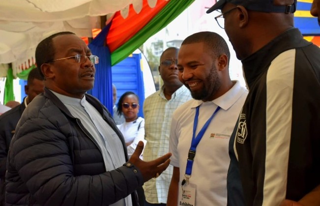H.E the President Dr. William Ruto, MSEA Board Chairman Mr. James Mureu and other dignitaries interacting with KJET beneficiaries during the ceremony.